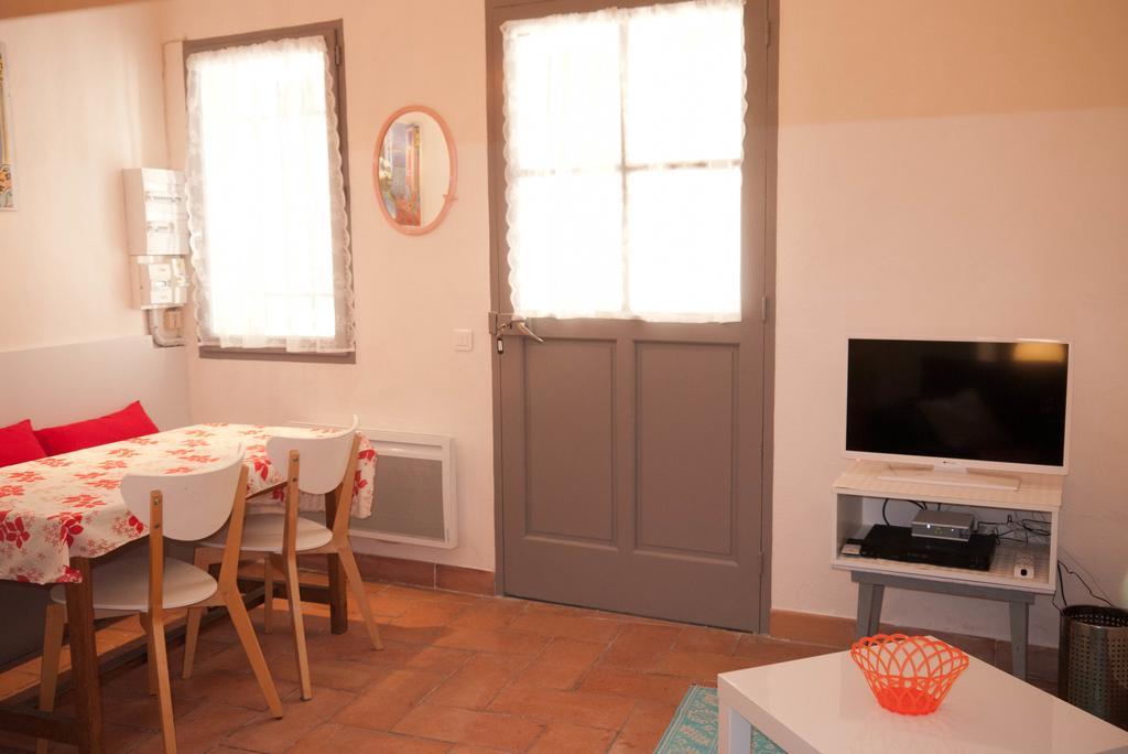 Studio Apartment Centre Historique Arles Exterior foto